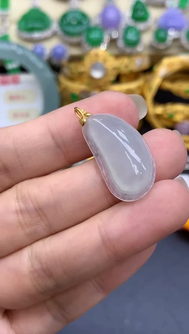 颈饰18K金镶嵌翡翠216-中国好珍宝