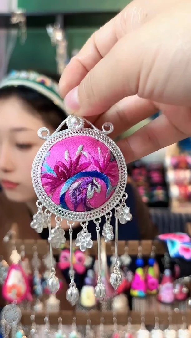 织绣彩云南阁非遗老绣063