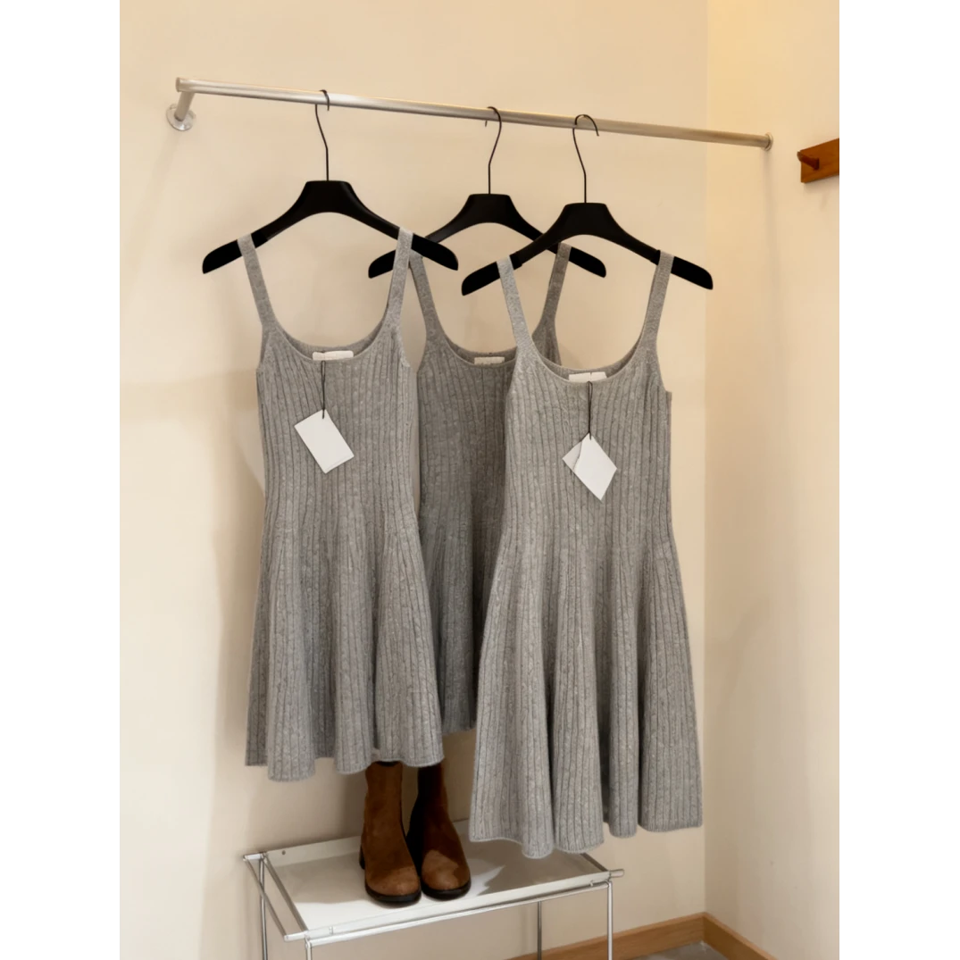 上身惊艳了！巨舒服！针织裙子女显瘦气质灰色吊带连衣裙内搭打底裙