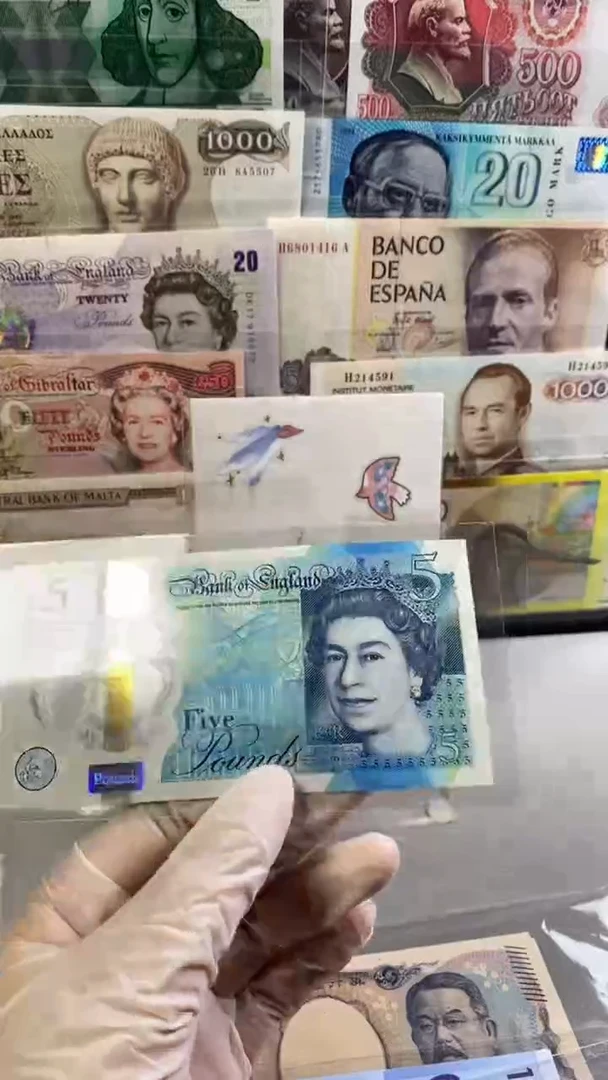 纸币英国5 女王头