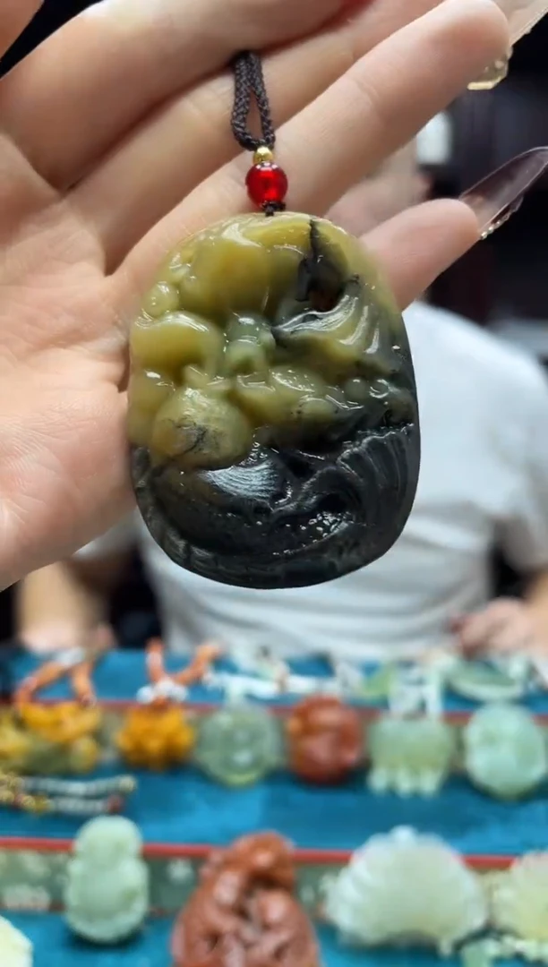 未镶嵌岫玉吊坠·