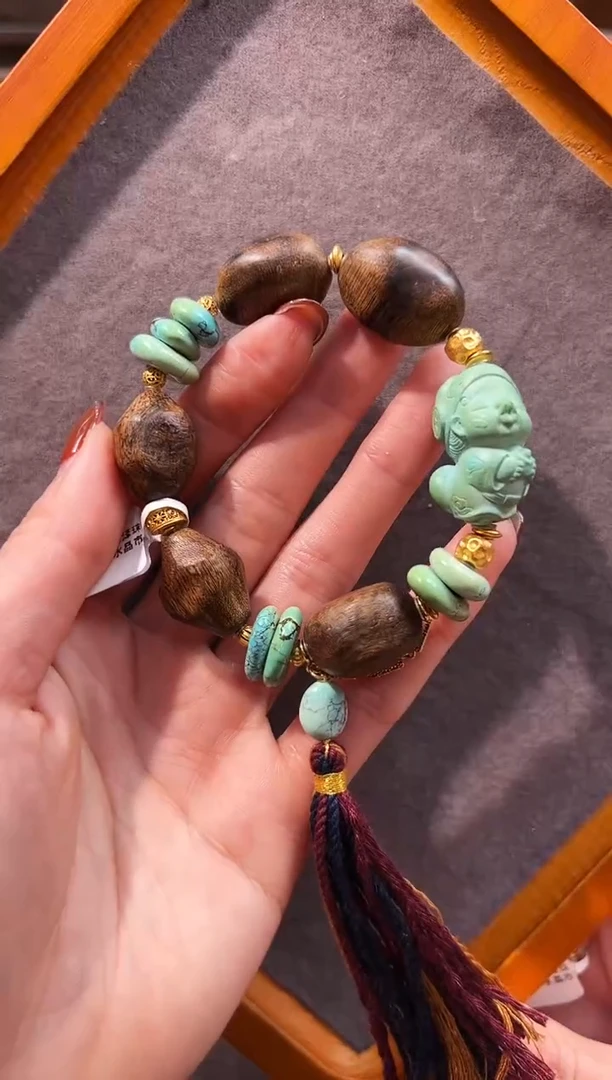 18K金镶嵌绿松石手链财神嘟嘟嘴手链