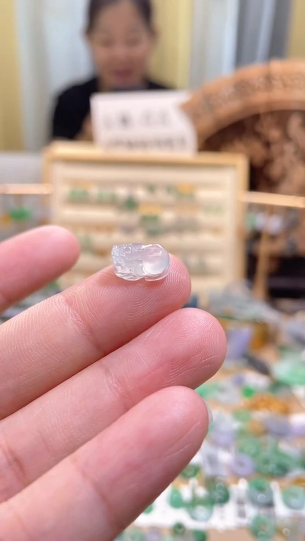 颈饰未镶嵌翡翠貔貅