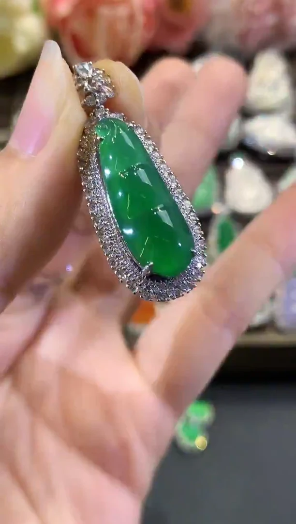 吊坠(不含链)18K金镶嵌翡翠B218