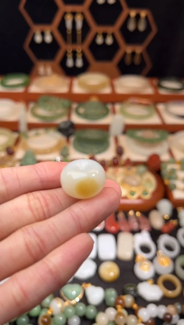 和田玉糖白平安扣