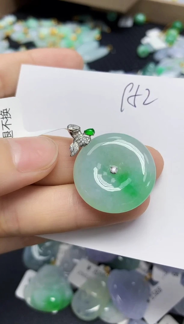 翡翠18K金镶嵌颈饰天然缅甸翡翠A货