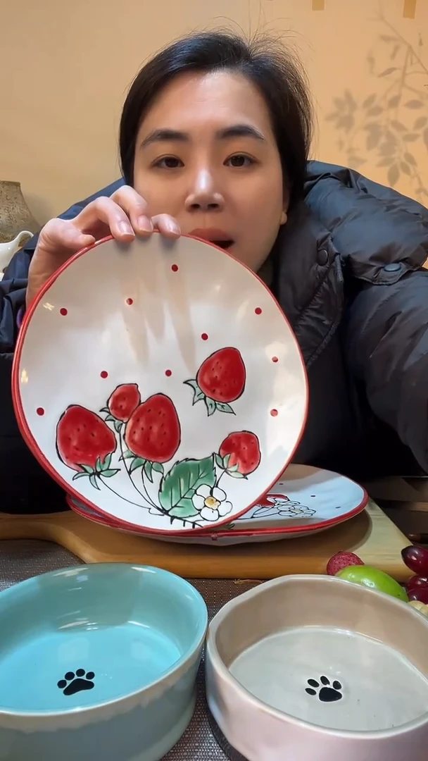 【闪购商品】瓷片8.5英寸草莓盘 微瑕介意勿拍