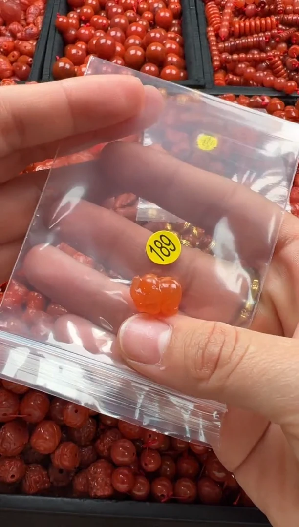 【闪购商品】南红玛瑙颈饰未镶嵌1