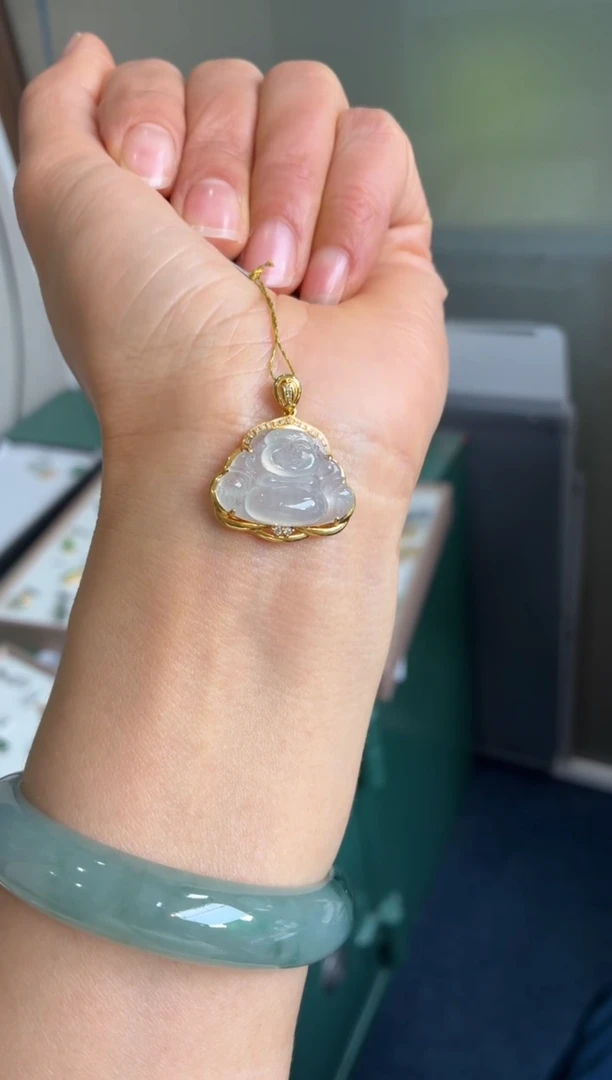 颈饰18K金镶嵌翡翠天然翡翠A货