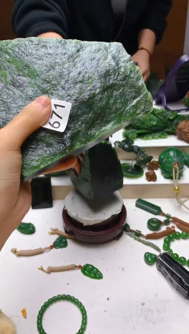 未镶嵌和田玉珠宝半成品1
