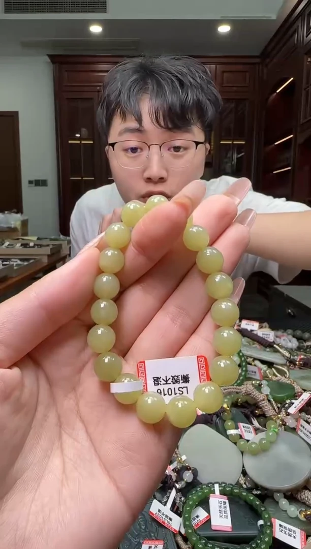 颈饰未镶嵌和田玉多样性发一