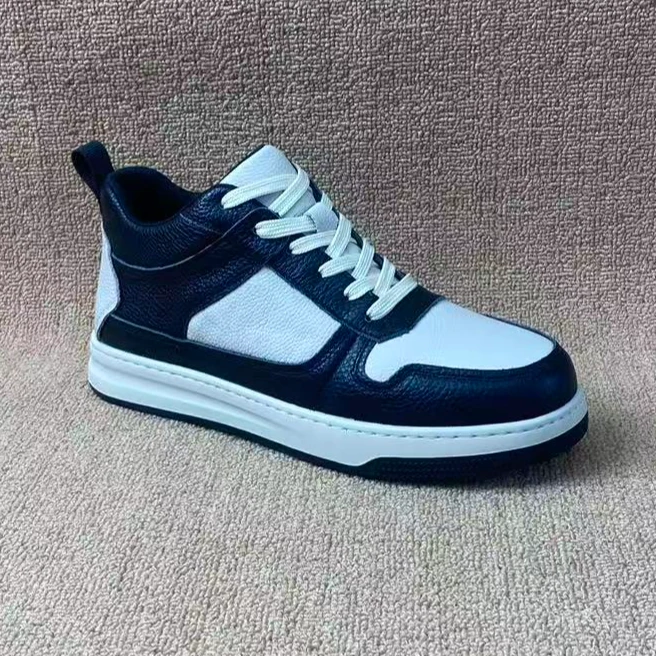 时尚休闲户外车缝线平底男鞋软底软面舒适透气8823