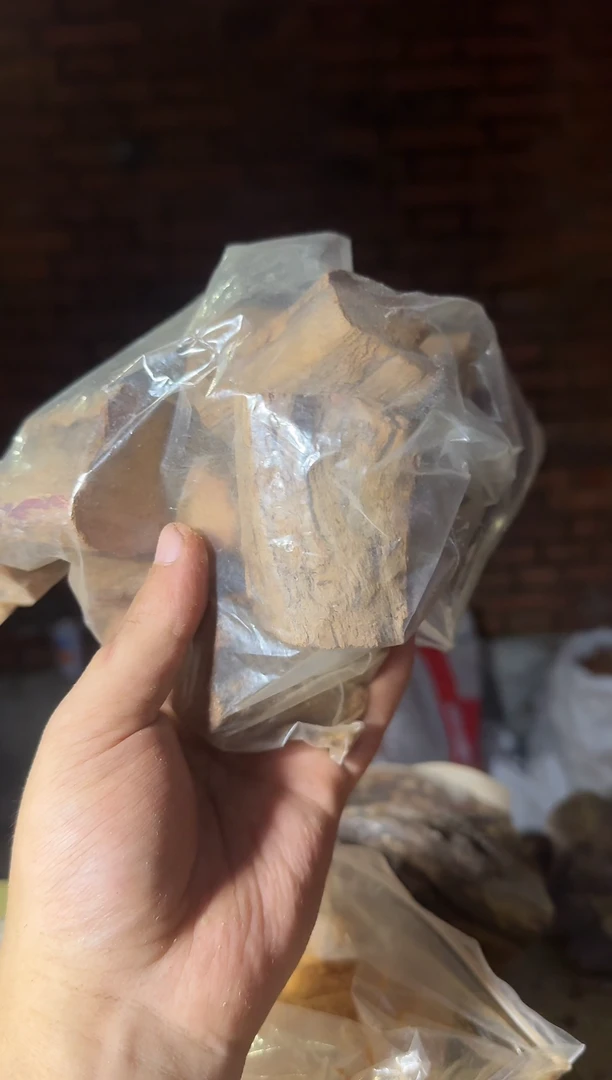 柏木太行山陈化崖柏现切先拍！随机一袋   1斤左右！！