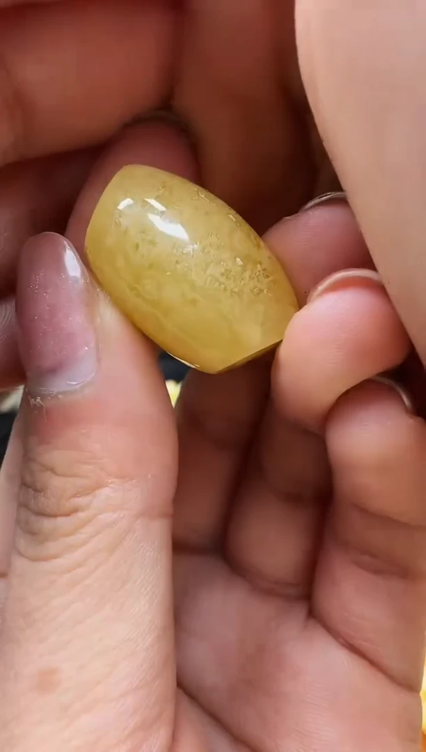 【闪购商品】琥珀裸石未镶嵌珠子