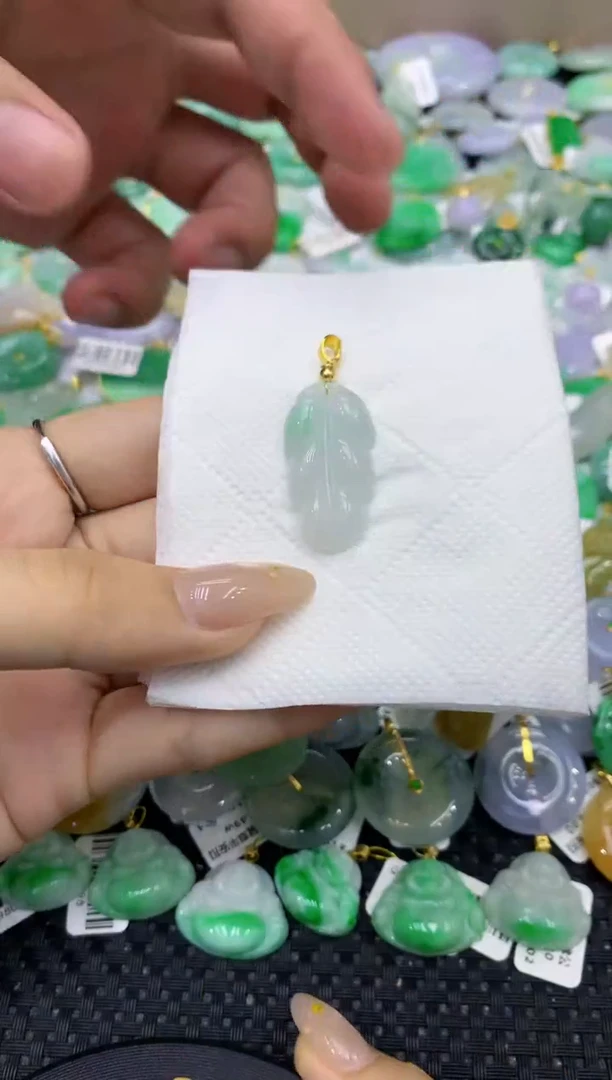 颈饰未镶嵌翡翠天然缅甸翡翠A货