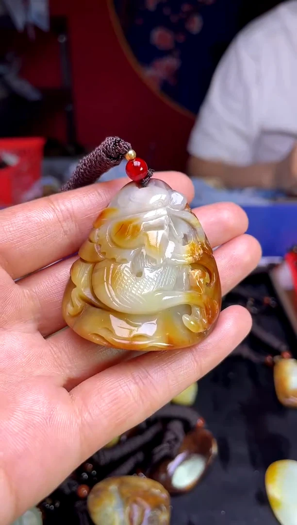 和田玉未镶嵌颈饰1