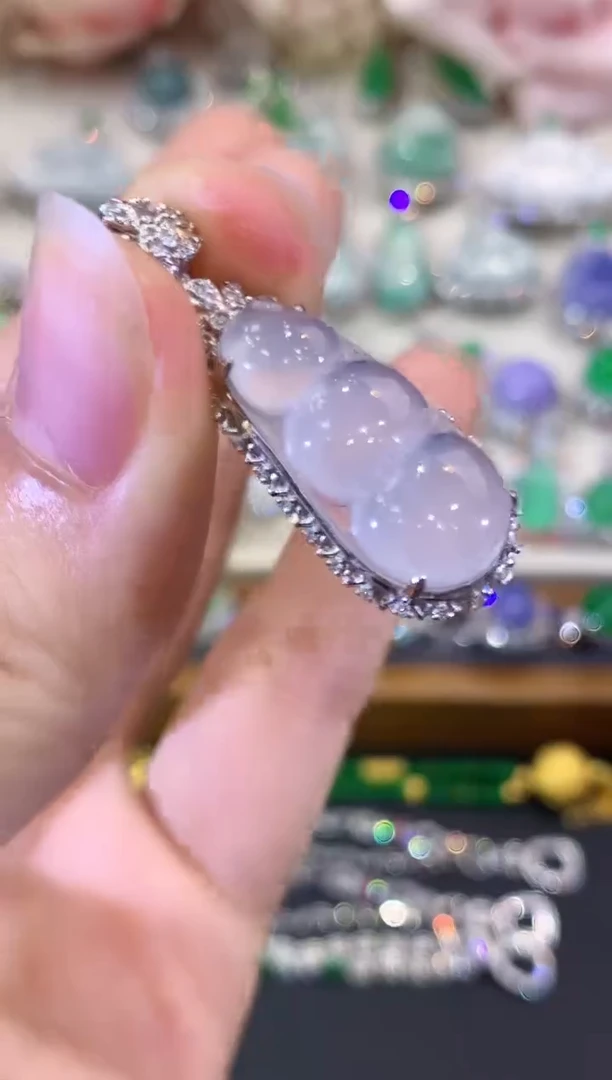 吊坠(不含链)18K金镶嵌翡翠B76