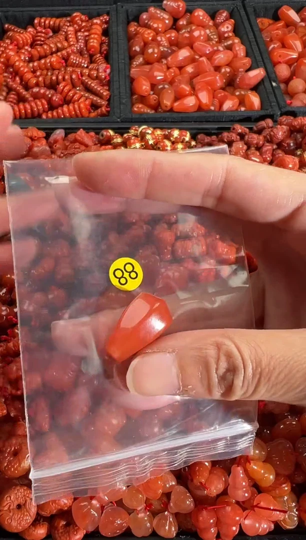 【闪购商品】南红玛瑙颈饰未镶嵌1