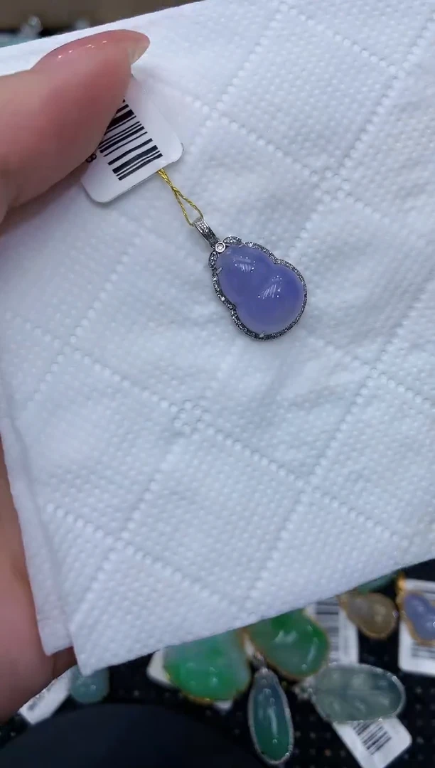 翡翠18K金镶嵌颈饰111111111111