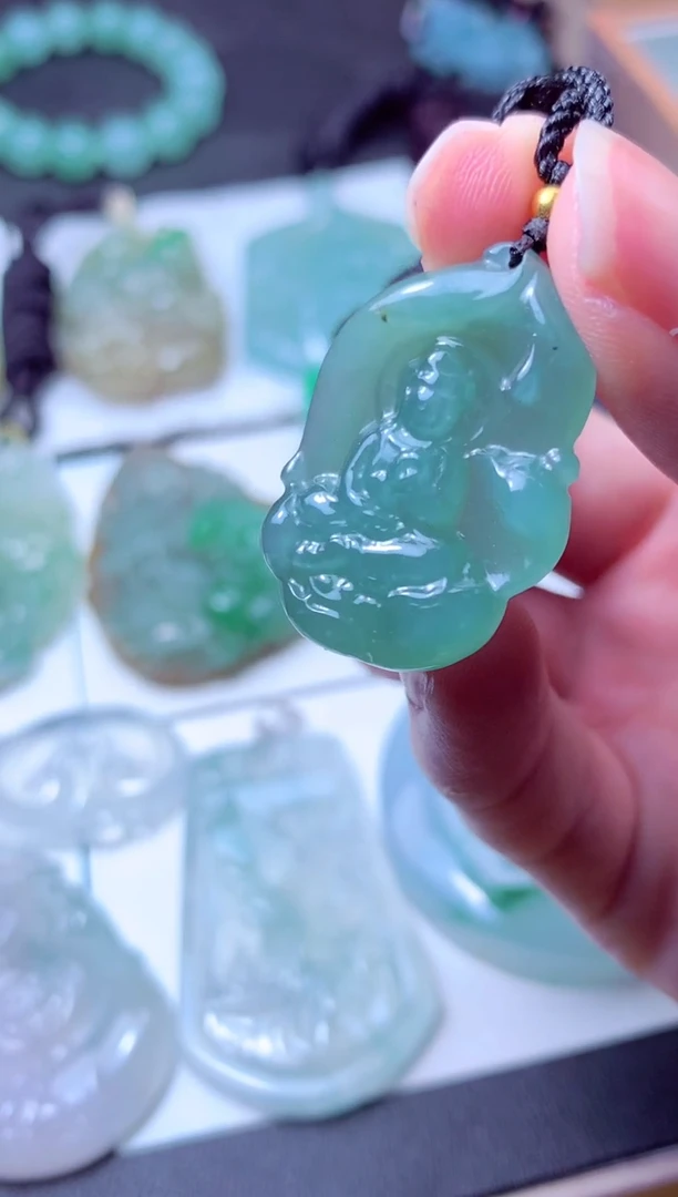 颈饰未镶嵌翡翠天然A货翡翠