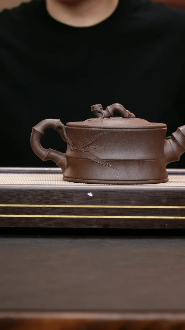 茶壶紫砂黑星土  一品竹段
