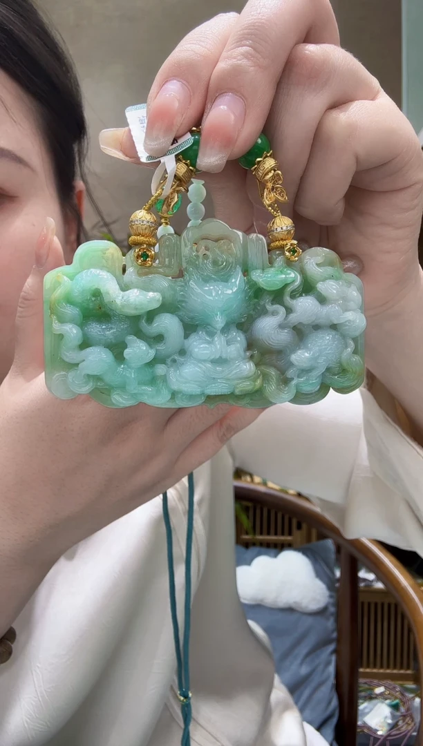 翡翠未镶嵌颈饰吊坠