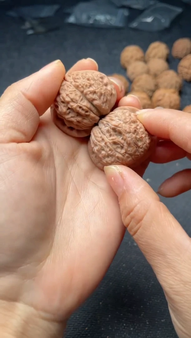 把件文玩核桃w134 血麒麟   37尺