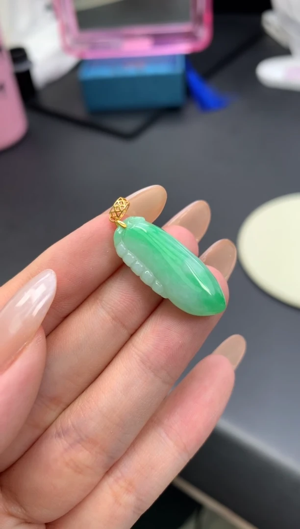 颈饰18K金镶嵌翡翠48小时鉴赏期 退货不扣服务费