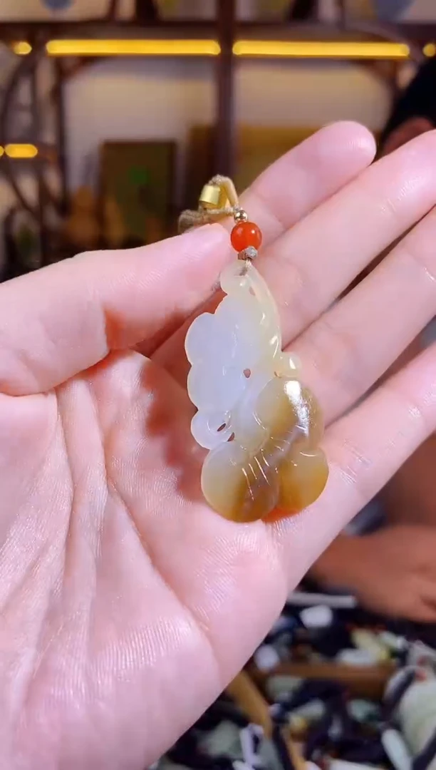 和田玉未镶嵌颈饰1