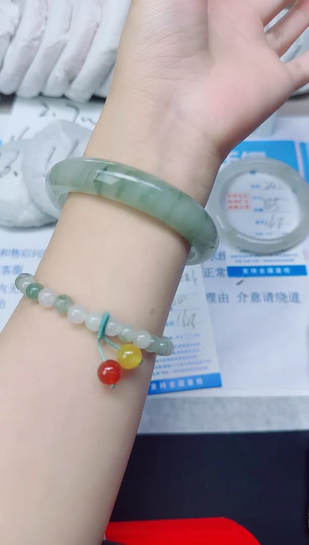 石英质玉手镯未镶嵌243/60