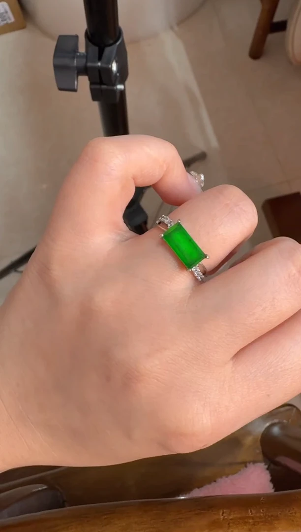 【闪购商品】翡翠戒指银S925镶嵌天然A货翡翠戒指