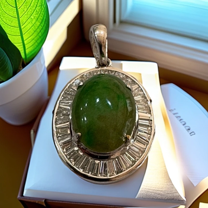 缅甸天然翡翠冰种镶嵌满绿蛋面18k白吊坠女款精致均匀饱满完美