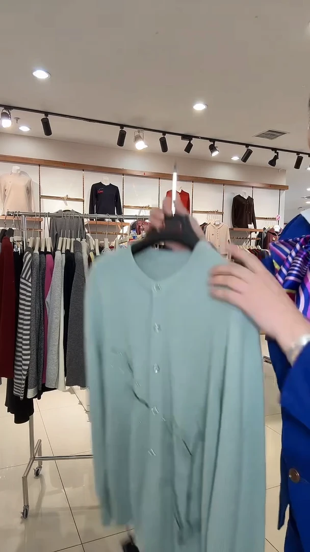 小**?8789 粉条灰色开衫 均码