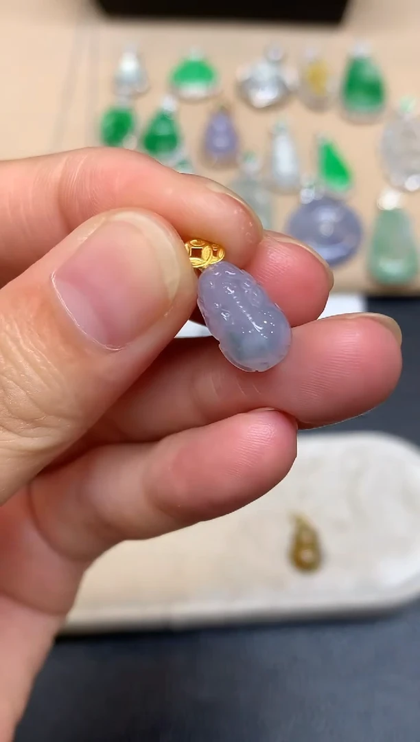 颈饰18K金镶嵌翡翠貔貅【无服务费