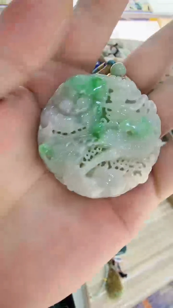 翡翠未镶嵌吊坠(不含链)点*197