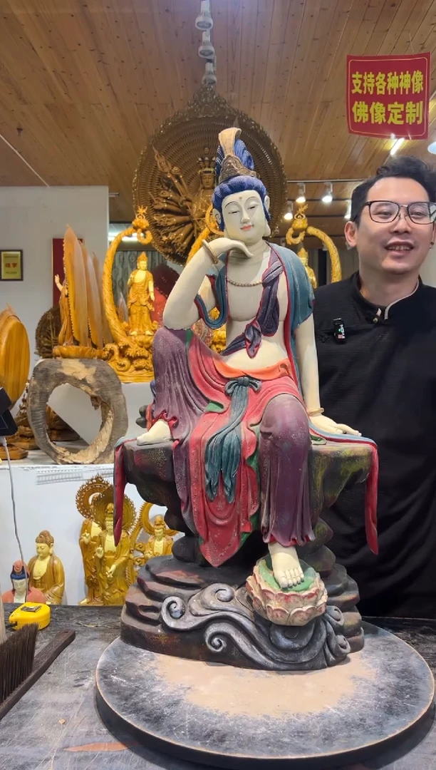 香樟木矿彩仿古工艺自在观音86cm高