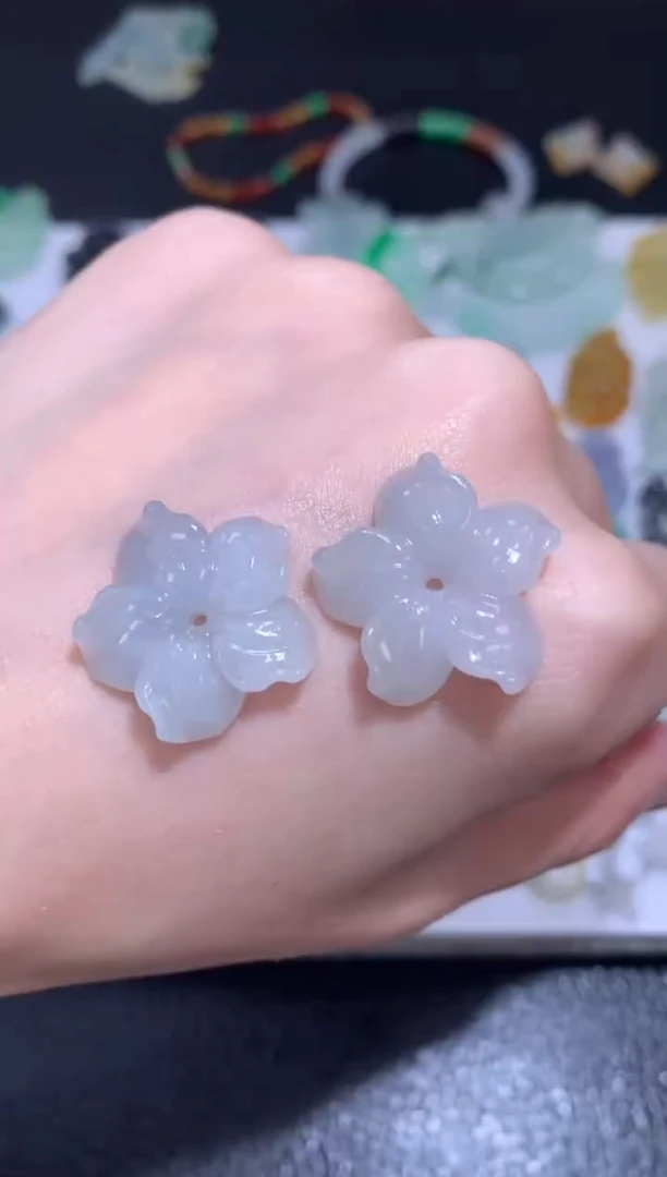 未镶嵌定制翡翠一对花花