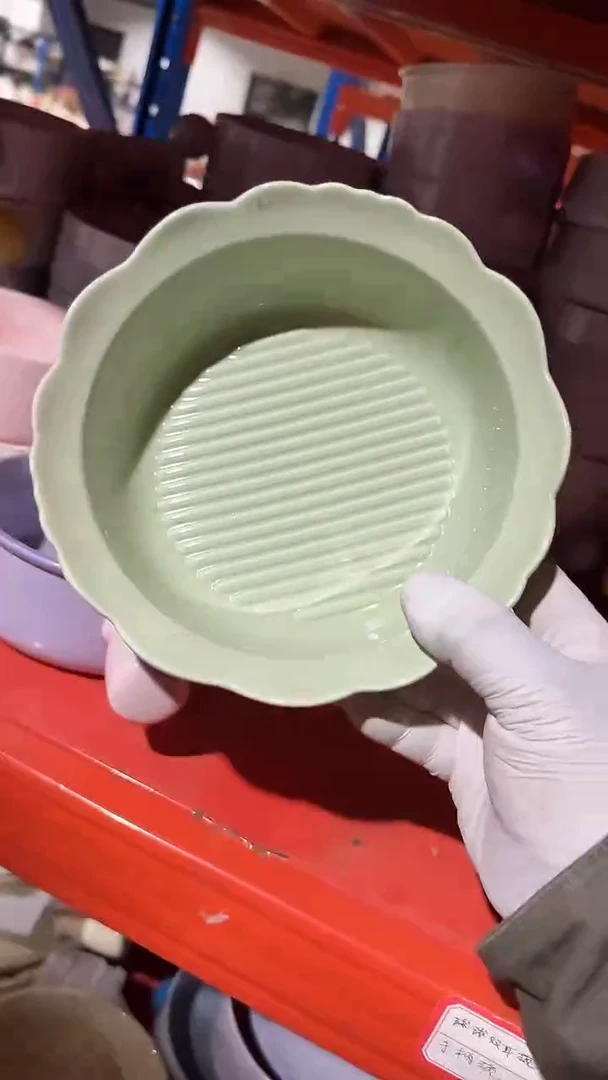 陶瓷绿色花边汤碗微瑕 凑满20元包邮