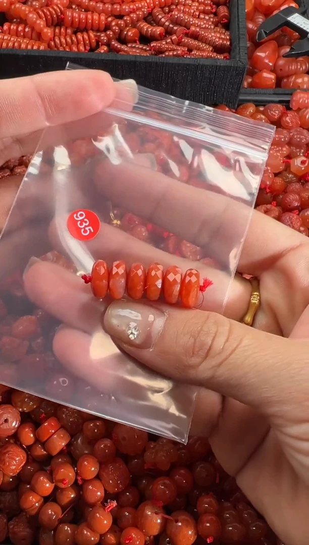 【闪购商品】南红玛瑙颈饰未镶嵌1