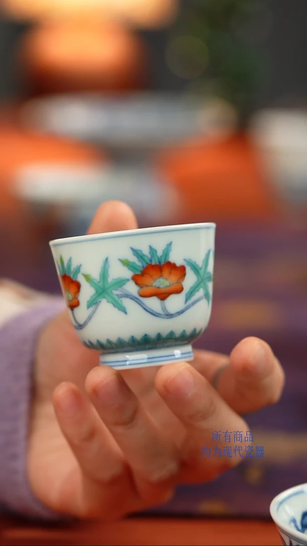 源明青忆斗彩秋葵花小杯