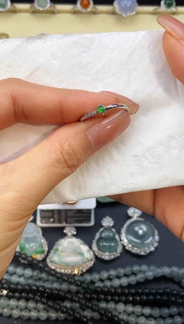 银S925镶嵌戒指翡翠略****略戒指