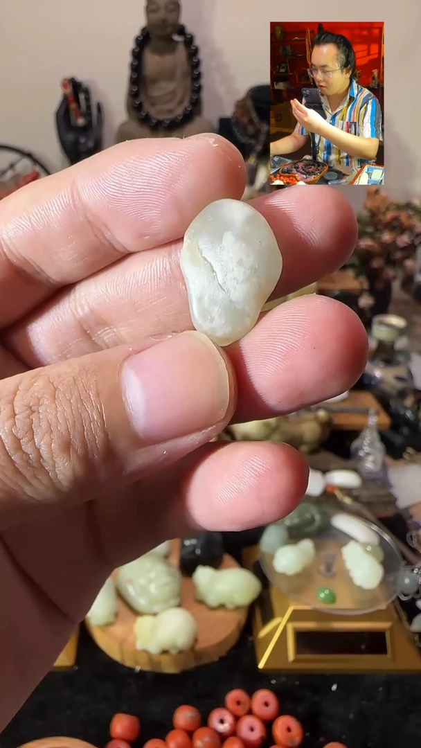 和田玉未镶嵌颈饰定制仿古龙