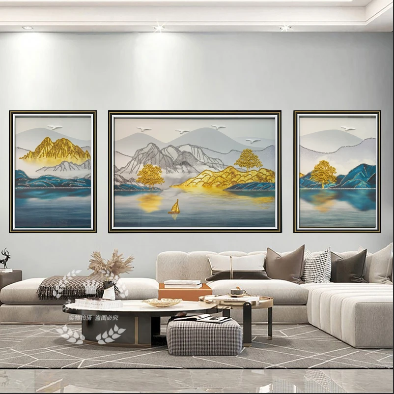 [喜宅家艺]Q4富水金山轻奢客厅沙发背景墙三联钢化玻璃装裱实物画