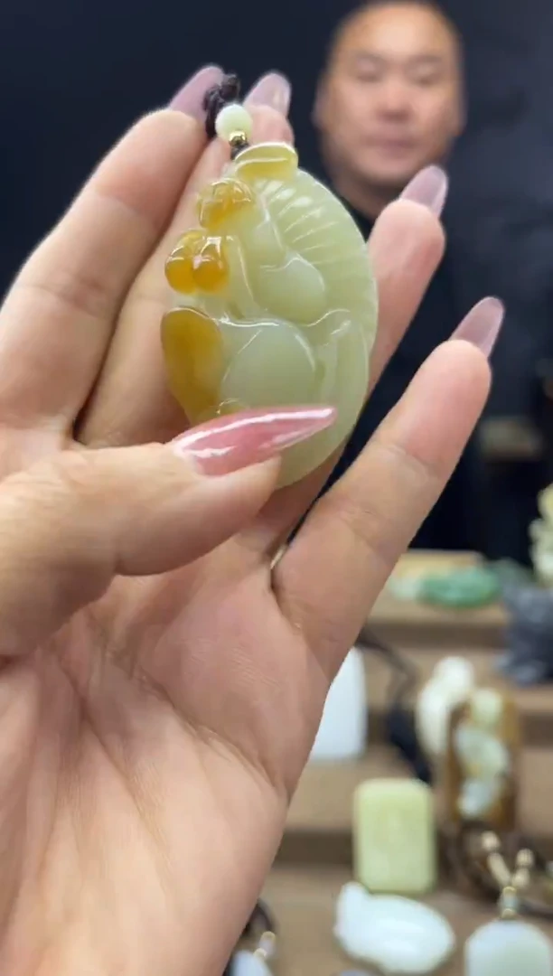 颈饰未镶嵌和田玉1