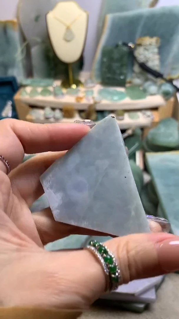 【闪购商品】翡翠挂件未镶嵌缅甸A货翡翠，没有运费险