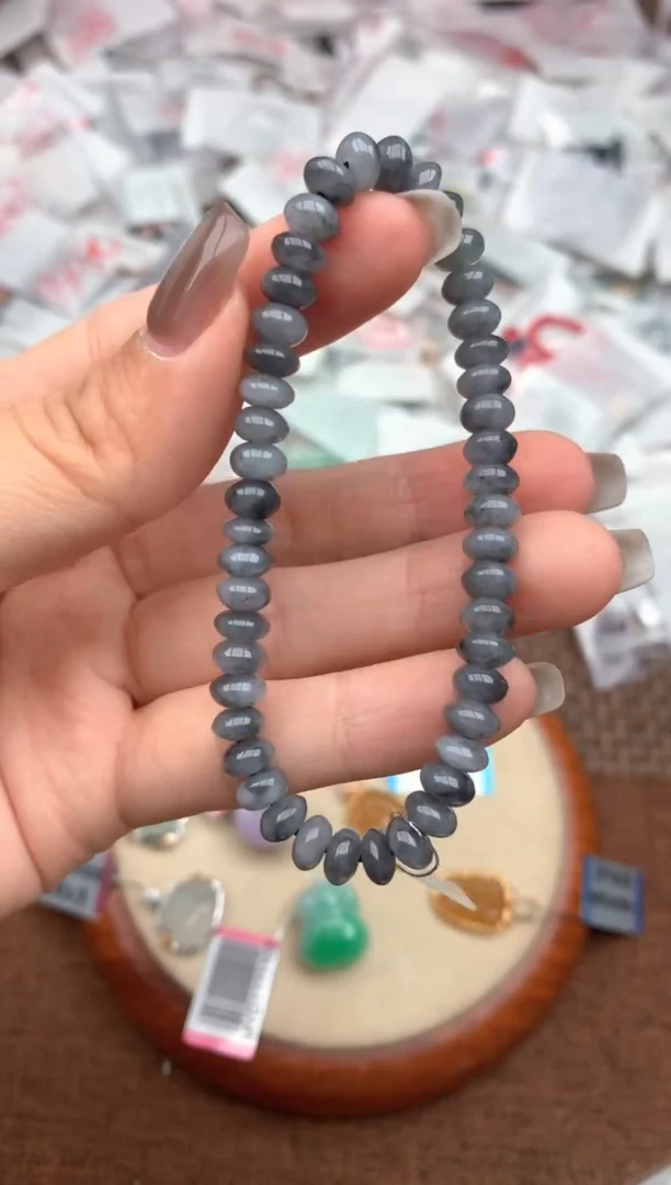 未镶嵌挂件翡翠—
