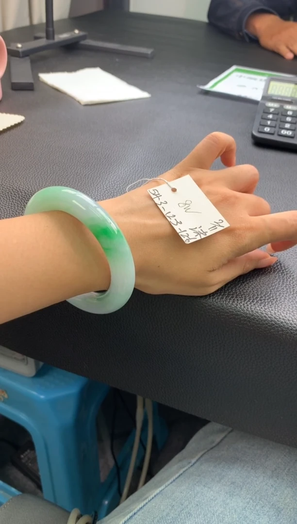 未镶嵌手镯翡翠翡翠手镯 下单联系小耳机#