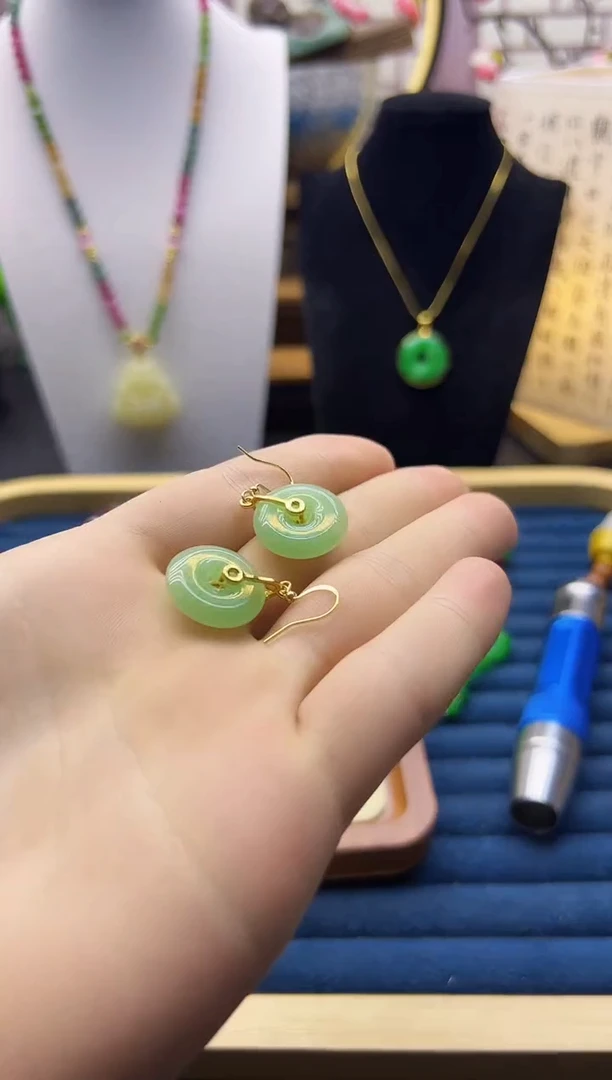 【闪购商品】和田玉耳饰14K金镶嵌E205