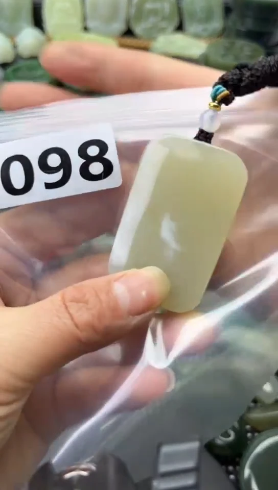 未镶嵌和田玉珠宝半成品牌子