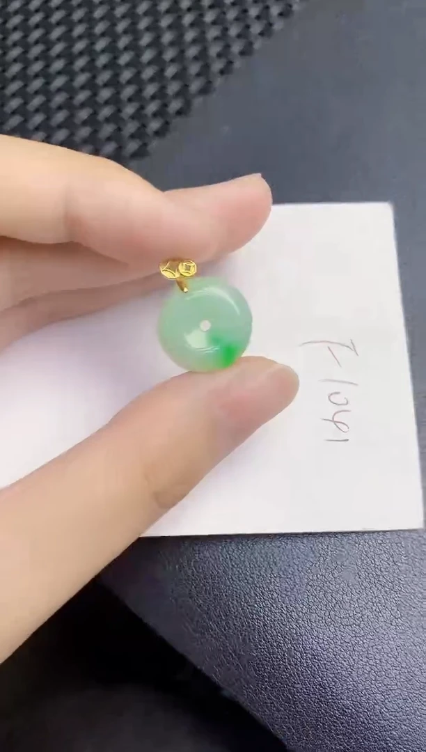 翡翠未镶嵌颈饰天然缅甸翡翠A货
